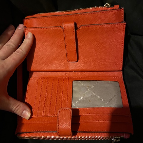 Michael Kors Wallet - Picture 2 of 4